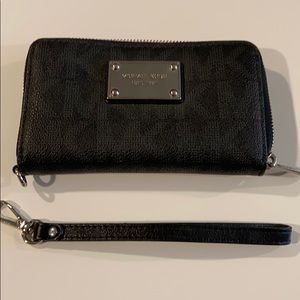 Michael Kors wristlet